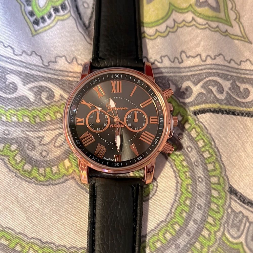 Black Strap Alloy Fashion Watch